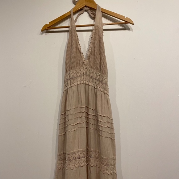 Seaspice Resort Beige Halter Neck Midi Dress - Picture 2 of 6